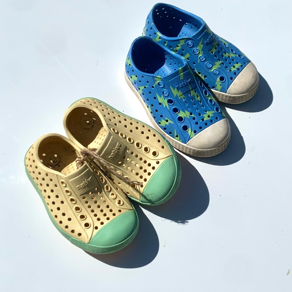 Native Kids Water Shoes Duo - Mint/Yellow & Blue/Green Lightning Used (Lot Of 2)